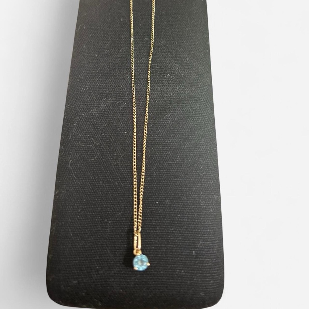 14k Gold and topaz Pendant Necklace
